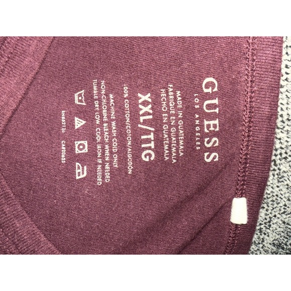 Vintage Men's Guess Maroon V Neck T Shirt Size XXL - Picture 3 of 3